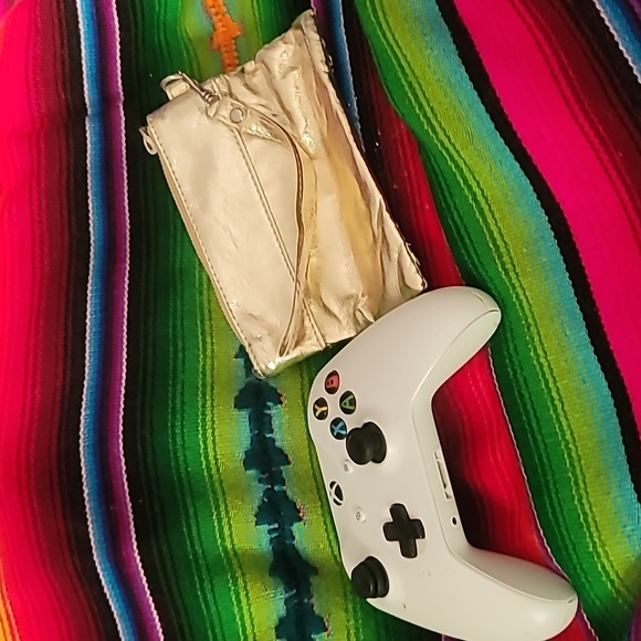 Gold mini wristlet - Picture 4 of 4